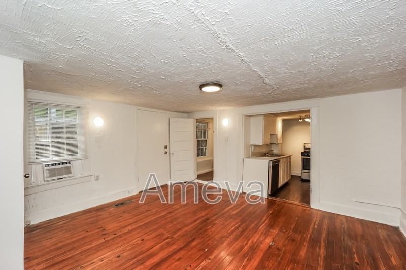 853 Myrtle St Ne - Photo 5 of 12