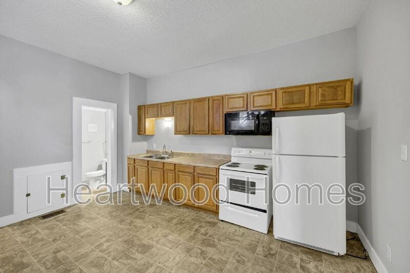 117 Church St - Photo 4 of 20