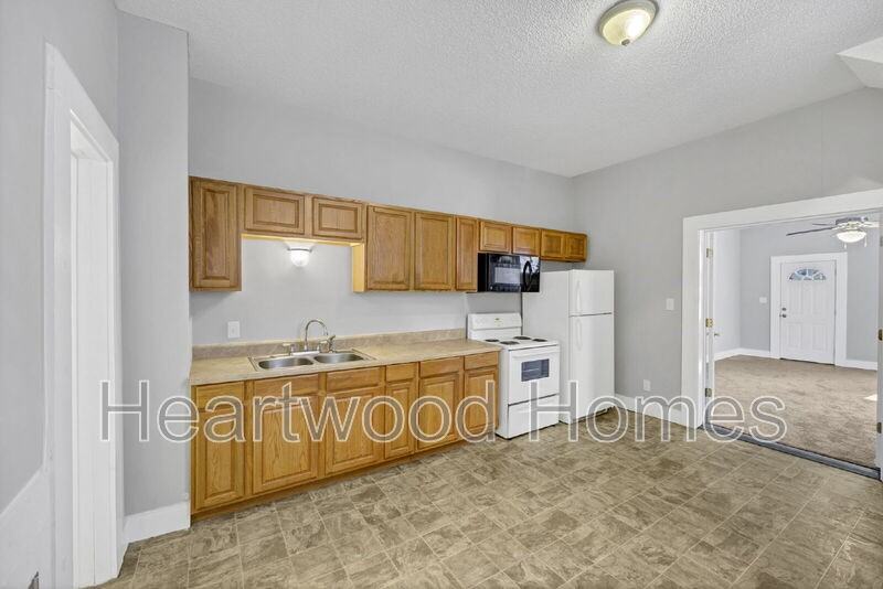 117 Church St - Photo 7 of 20
