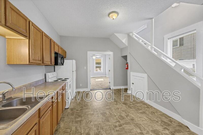 117 Church St - Photo 6 of 20