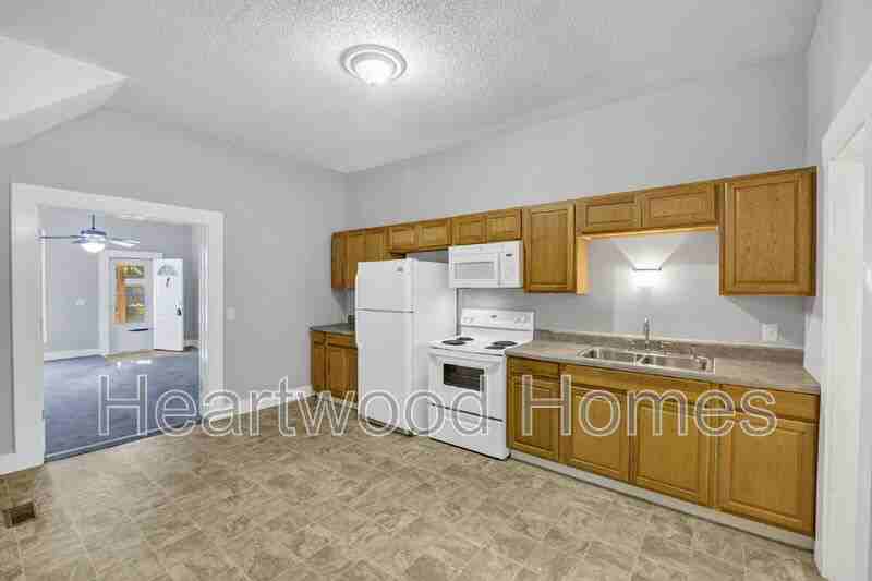 119 Church St - Photo 2 of 22