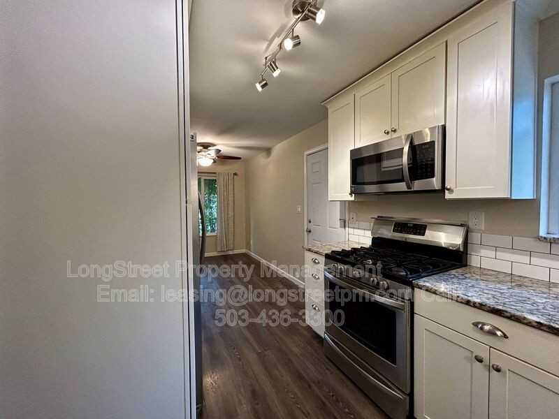 16764 Se Market St - Photo 4 of 42