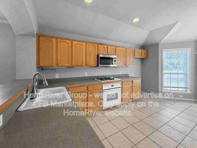 9177 Apollo Ct - Photo 7 of 25