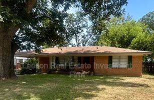 featured image of 3235 Caroline Dr