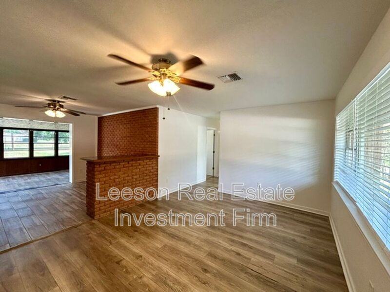 3235 Caroline Dr - Photo 4 of 26