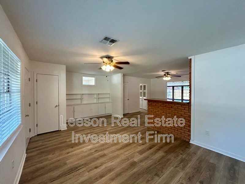 3235 Caroline Dr - Photo 5 of 26