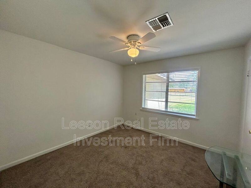 3235 Caroline Dr - Photo 6 of 26