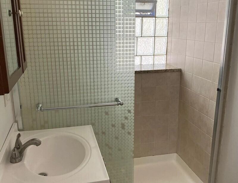 222 W 33rd St #2R - Photo 4 of 10
