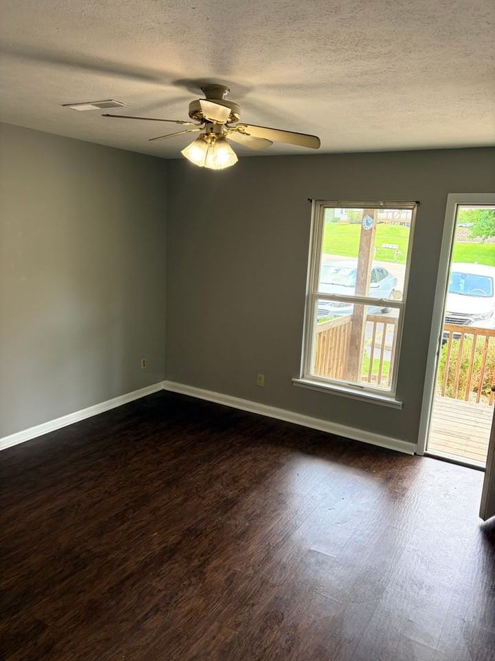 1636-1642 E Moffett - Photo 3 of 12