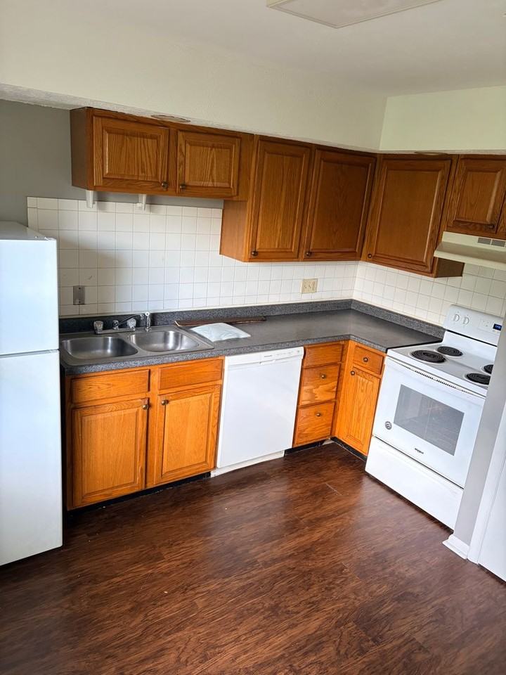 1636-1642 E Moffett - Photo 4 of 12