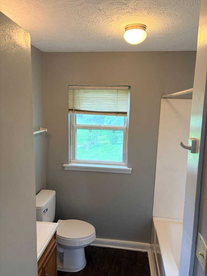 1636-1642 E Moffett - Photo 6 of 12