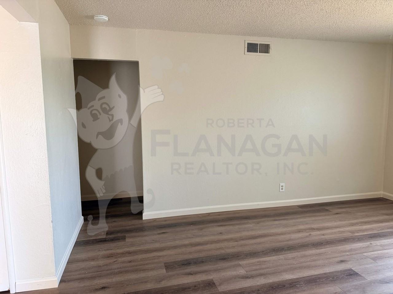 2678 Hoover Ct - Photo 4 of 16