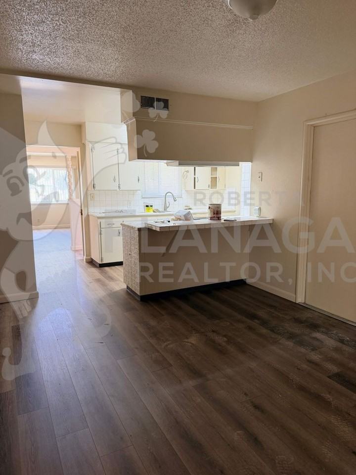 2678 Hoover Ct - Photo 5 of 16