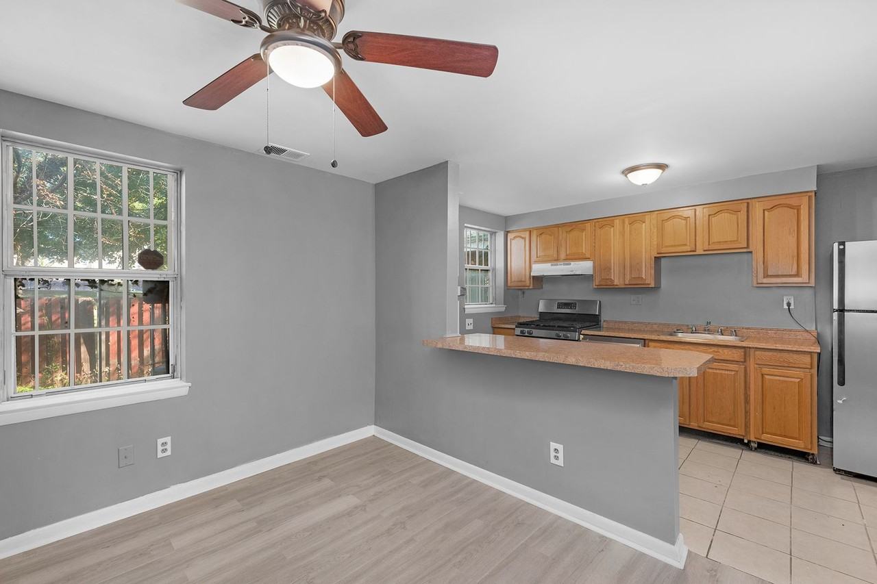1226 E Madison St - Photo 6 of 21