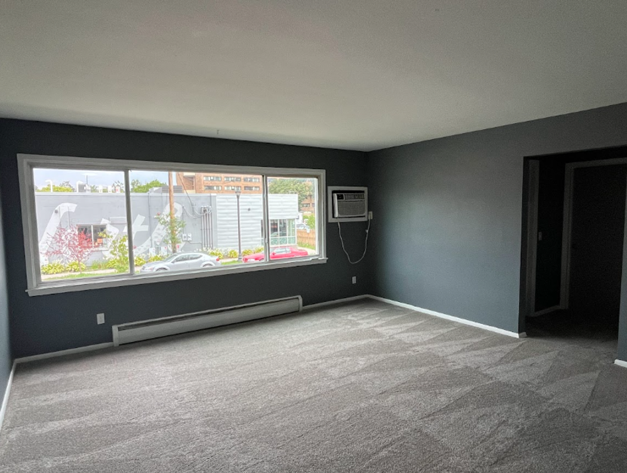 1421 44th Ave N - Photo 3 of 8