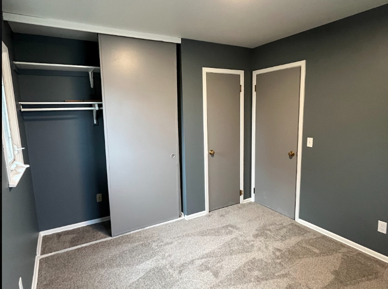 1421 44th Ave N - Photo 5 of 8