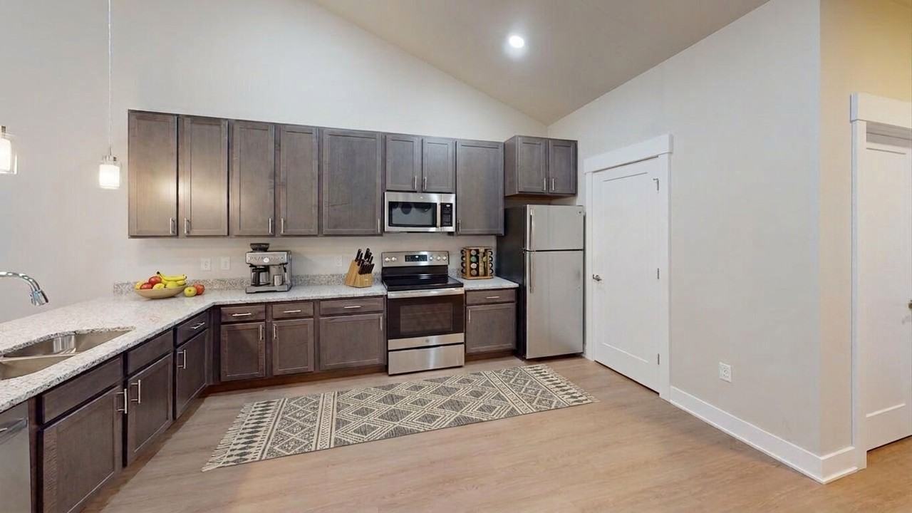 Riverwalk Townhomes - Photo 5 of 40