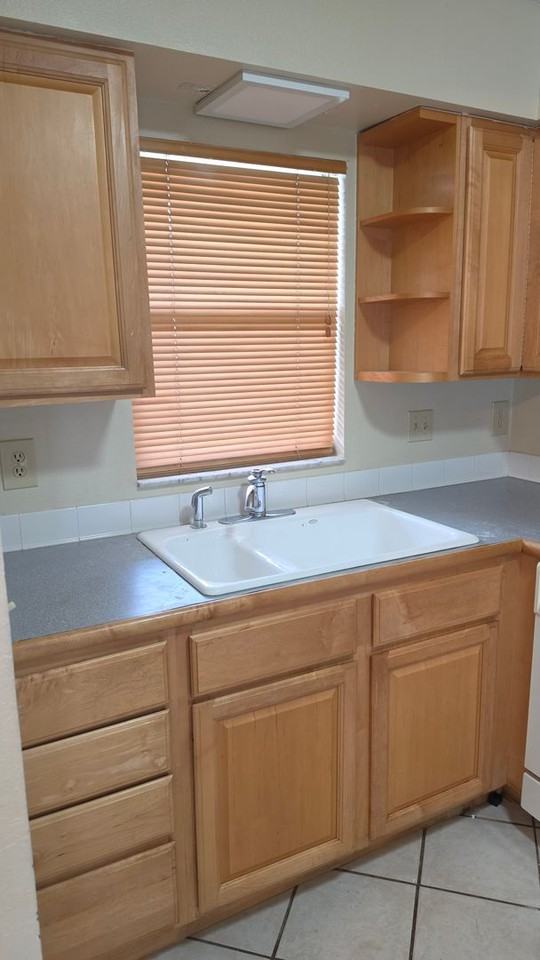 611 W Oak Terrace Dr - Photo 6 of 27