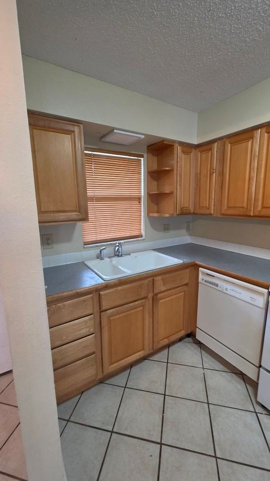 611 W Oak Terrace Dr - Photo 7 of 27