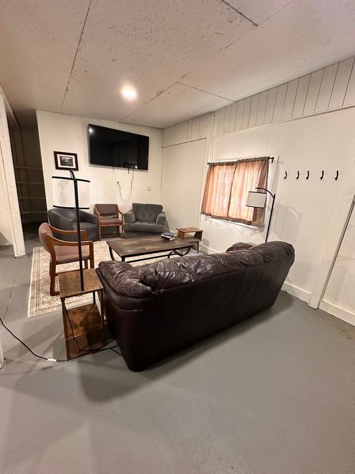 470700 470700 US 95 - Bunk House - Photo 2 of 8