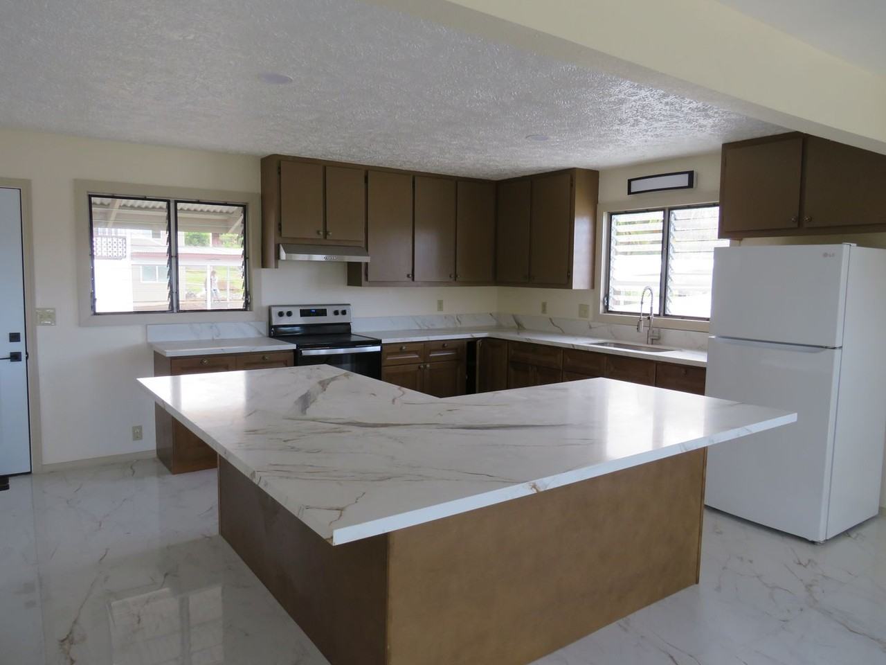 127A Kanoelani St - Photo 2 of 9