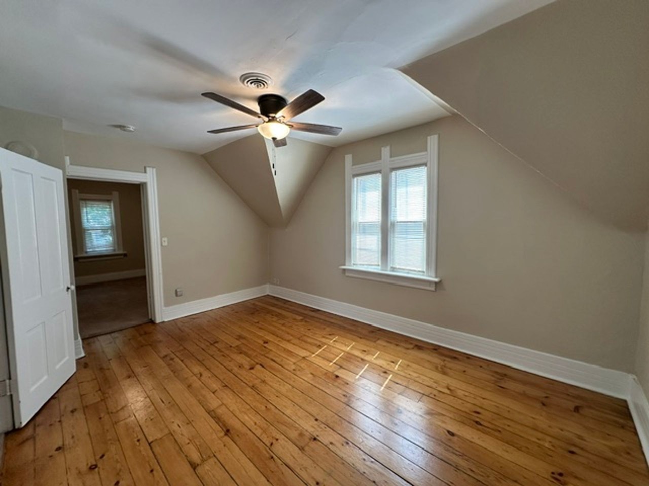 Upper East Side 2BR Flats – Near Riverside Park - Photo 2 of 12