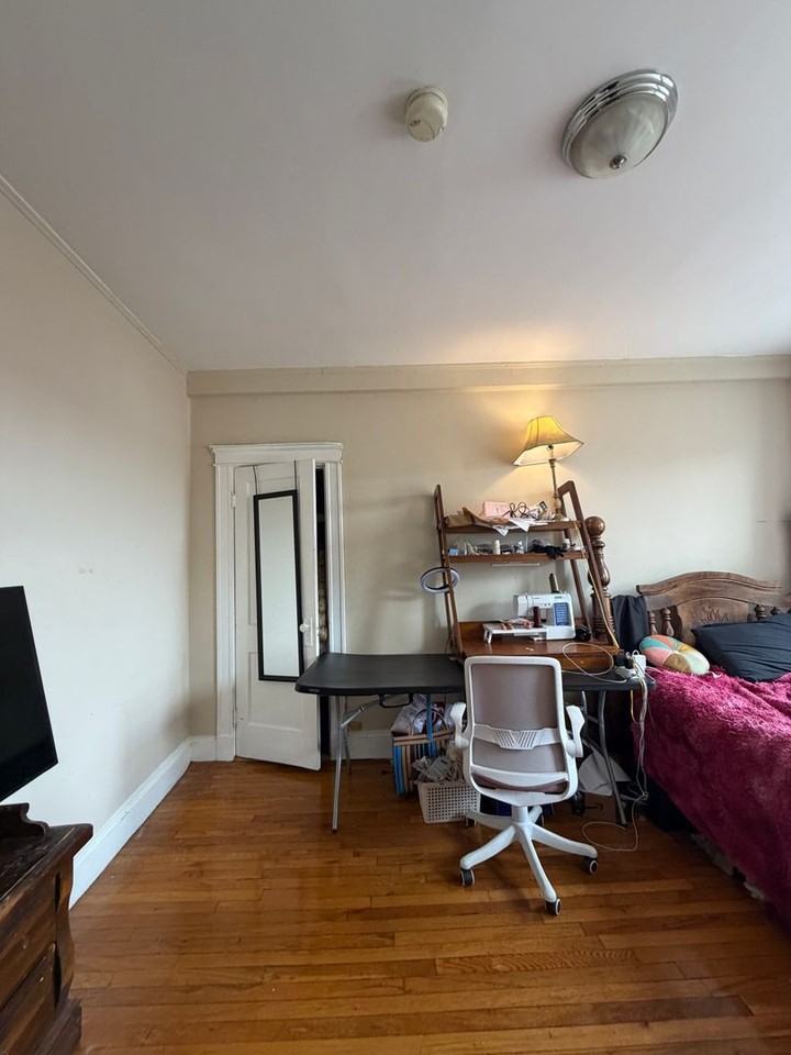 1197 Commonwealth Ave - Photo 3 of 11