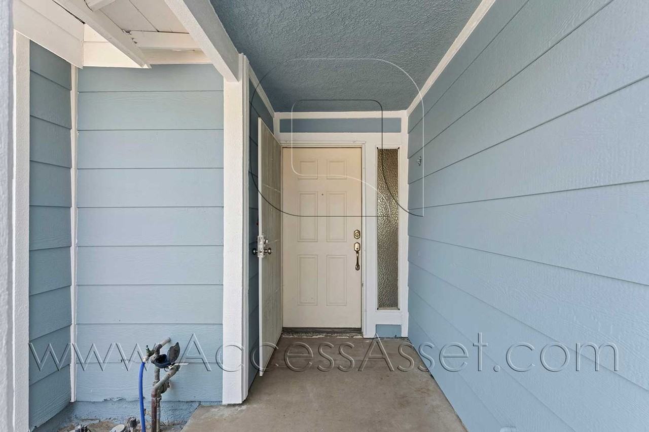 2224 Callaway Dr - Photo 4 of 33