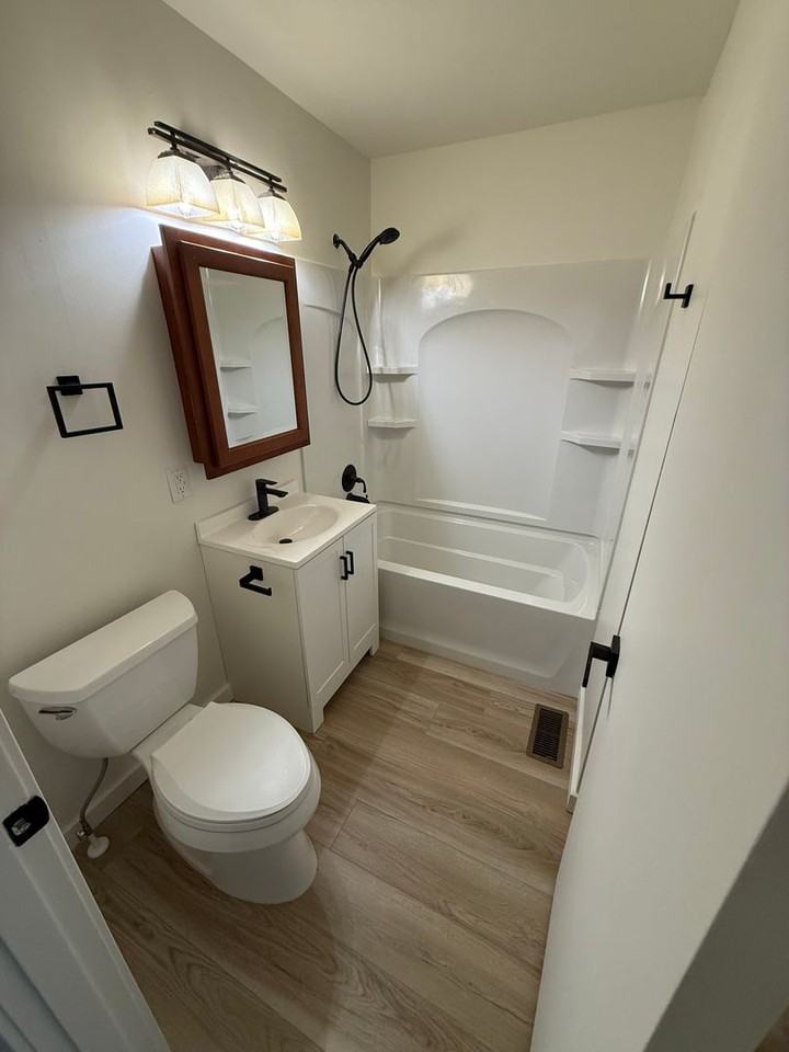 3420 S Bennett Ave - Photo 3 of 13