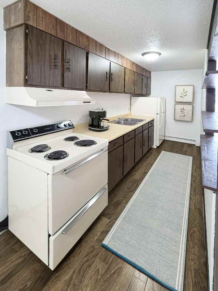 Badlands Apartments - Photo 2 of 18