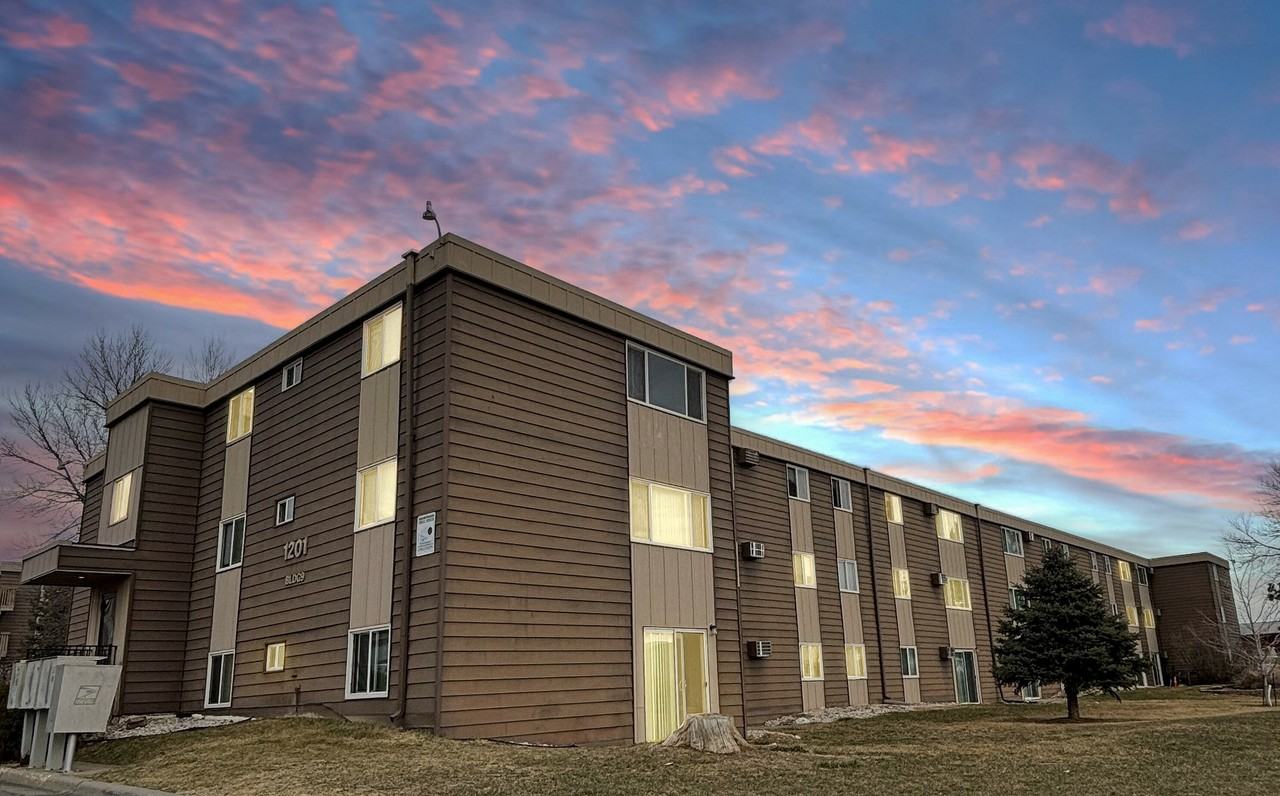 Badlands Apartments - Photo 5 of 18