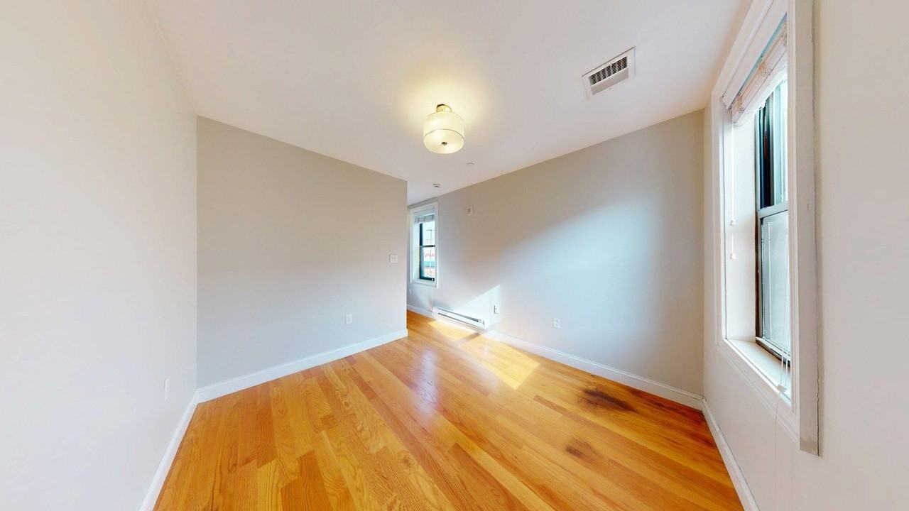151 Meridian St #2 - Photo 4 of 27
