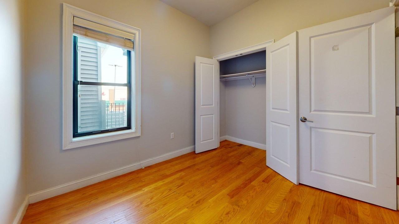 151 Meridian St #2 - Photo 5 of 27