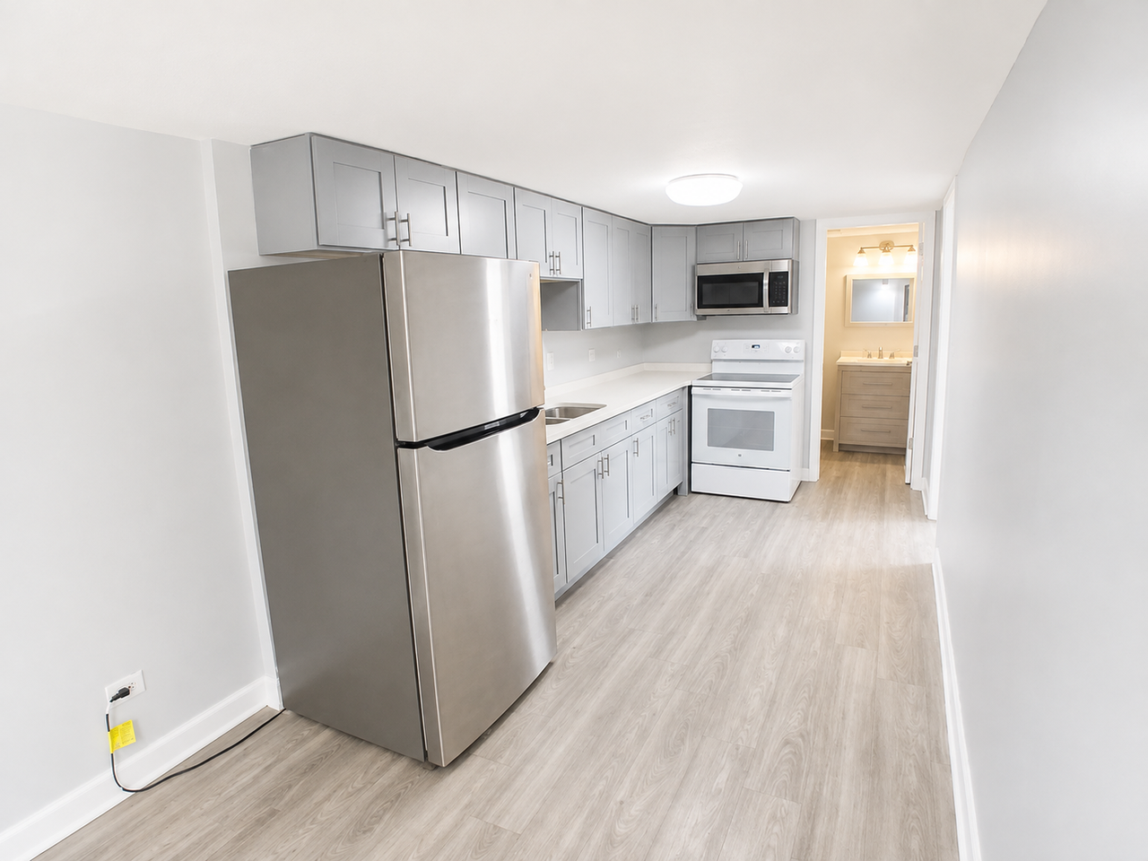 Comfortable Apartment Living in Summit, IL - Photo 5 of 11