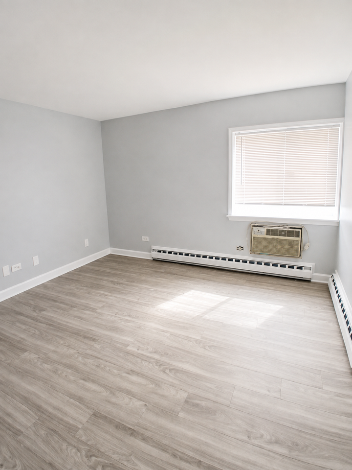 Comfortable Apartment Living in Summit, IL - Photo 6 of 11