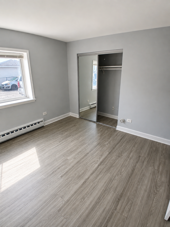 Comfortable Apartment Living in Summit, IL - Photo 7 of 11