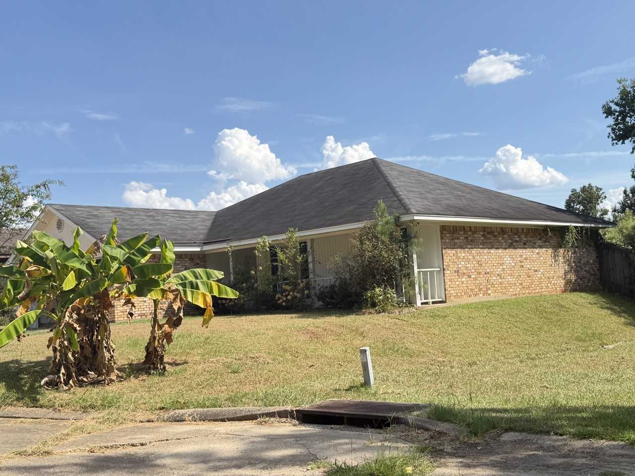 403 Crystal Dr - Photo 2 of 4