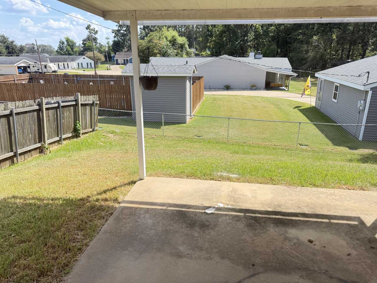 403 Crystal Dr - Photo 4 of 4