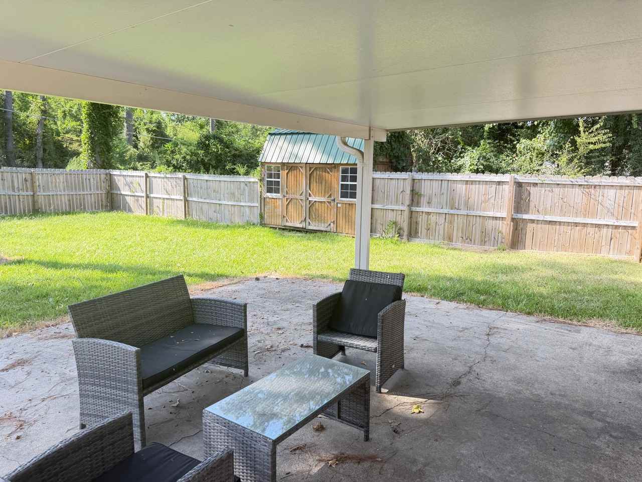 101 Greenbriar Dr - Photo 4 of 6