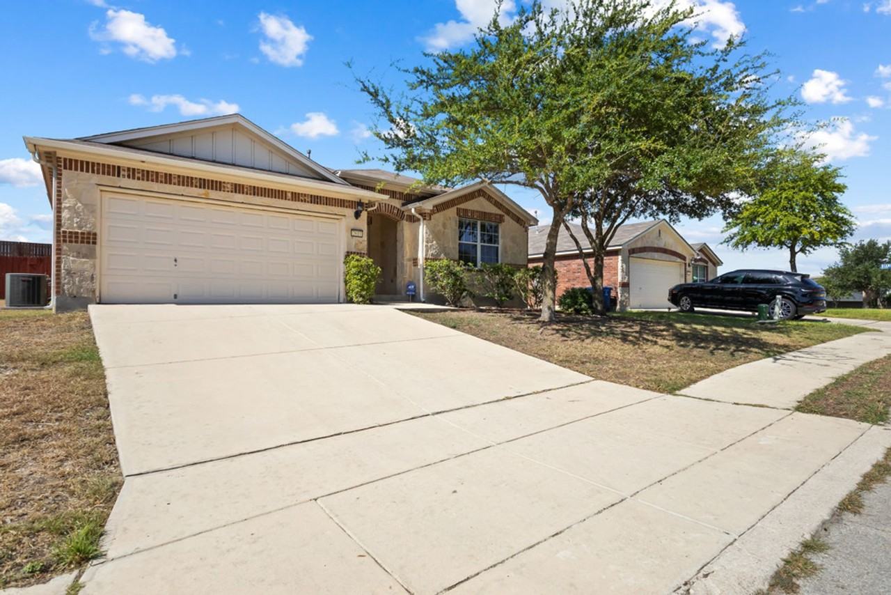 2610 Amethyst Dr - Photo 2 of 25
