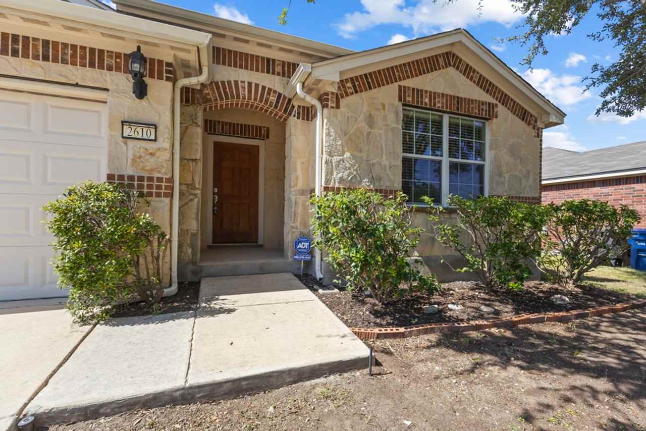 2610 Amethyst Dr - Photo 3 of 25