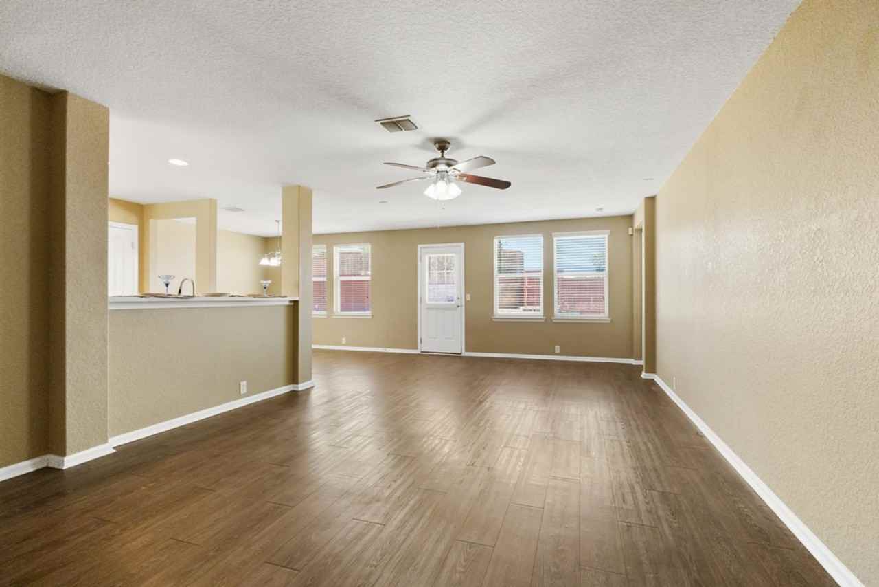 2610 Amethyst Dr - Photo 5 of 25