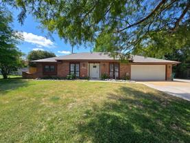 204 Redwood Cir - Photo 1 of 1