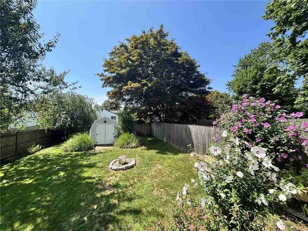 28 Fenner Ave - Photo 2 of 15