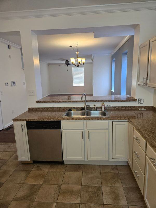 3145 Cherokee St - Photo 7 of 19