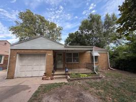 featured image of 2338 S Chautauqua Ave