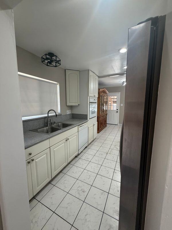 644 Farview St - Photo 7 of 13