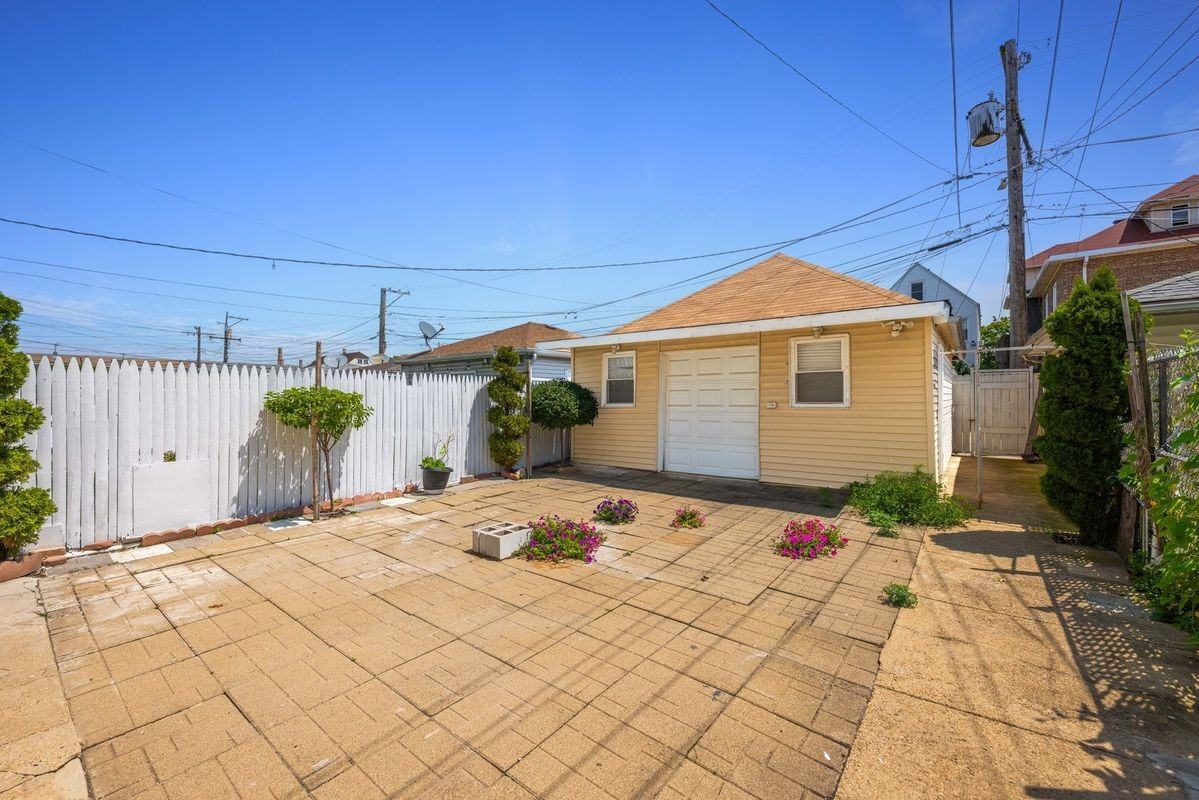 1229 S 50th Ave - Photo 3 of 3