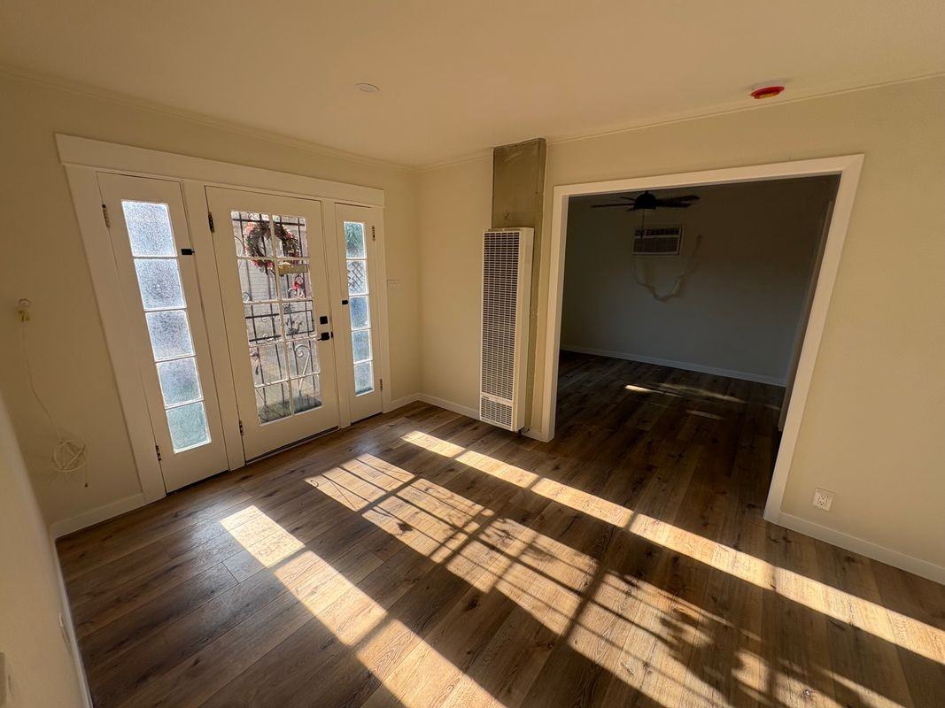4426 1/2 Lockwood Ave - Photo 2 of 9
