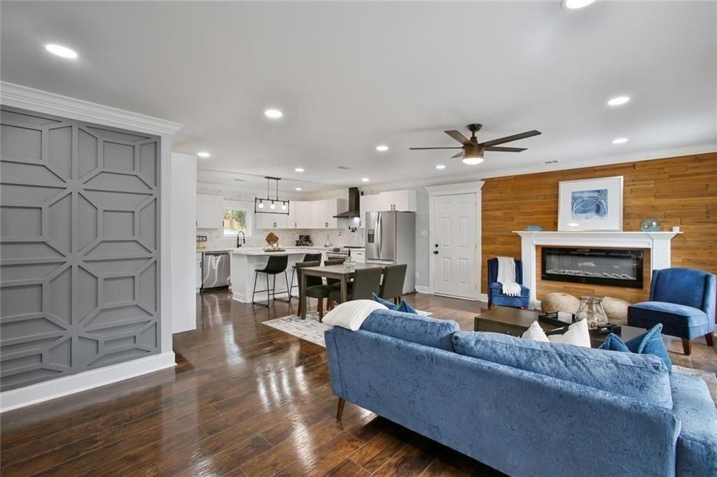 3499 Fairlane Dr Nw - Photo 2 of 29
